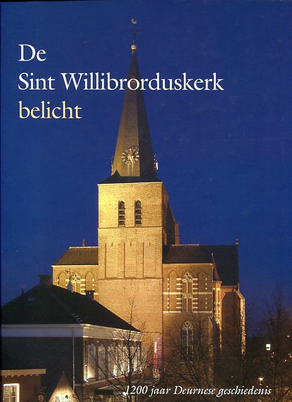 Bestand:De Sint Willibrorduskerk belicht.jpg