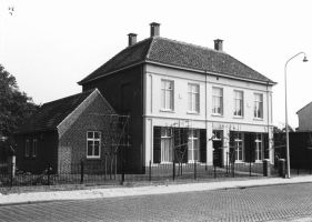 Muziekschool Aaltje Noordewier, Helmondseweg 20.