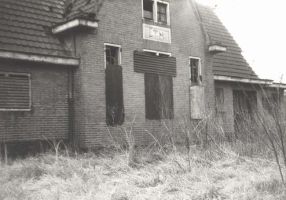 Het in verval geraakte tramstation in 1968.